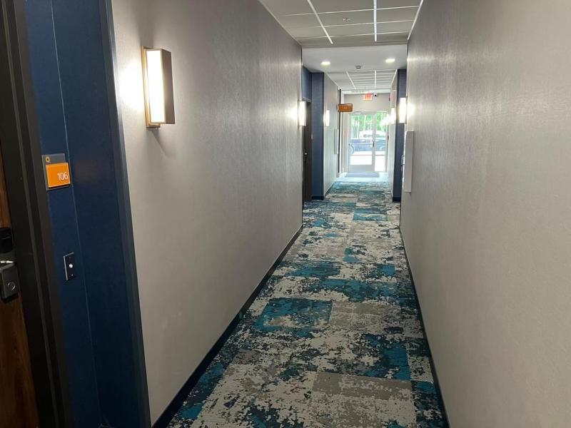 La Quinta Inn & Suites By Wyndham Manchester - Arnold Afb Ngoại thất bức ảnh