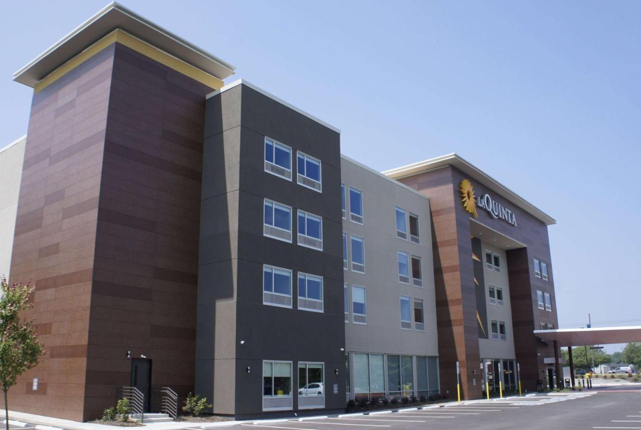 La Quinta Inn & Suites By Wyndham Manchester - Arnold Afb Ngoại thất bức ảnh